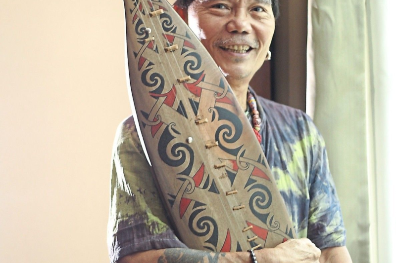 Gitar Dayak: Alat Musik Tradisional dari Kalimantan